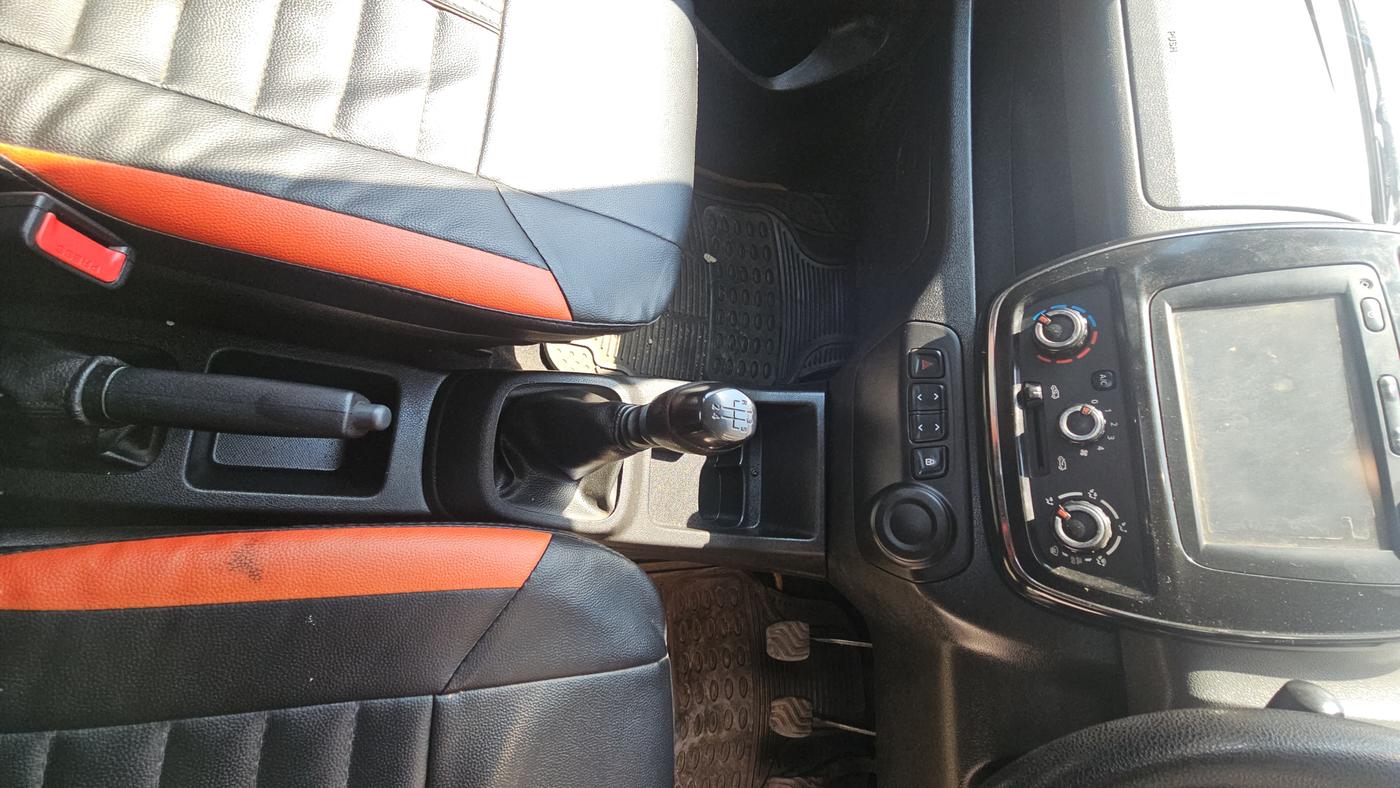 2017 Renault Kwid RXT 1.0, Petrol, Manual, 59,000 km, Gear Lever