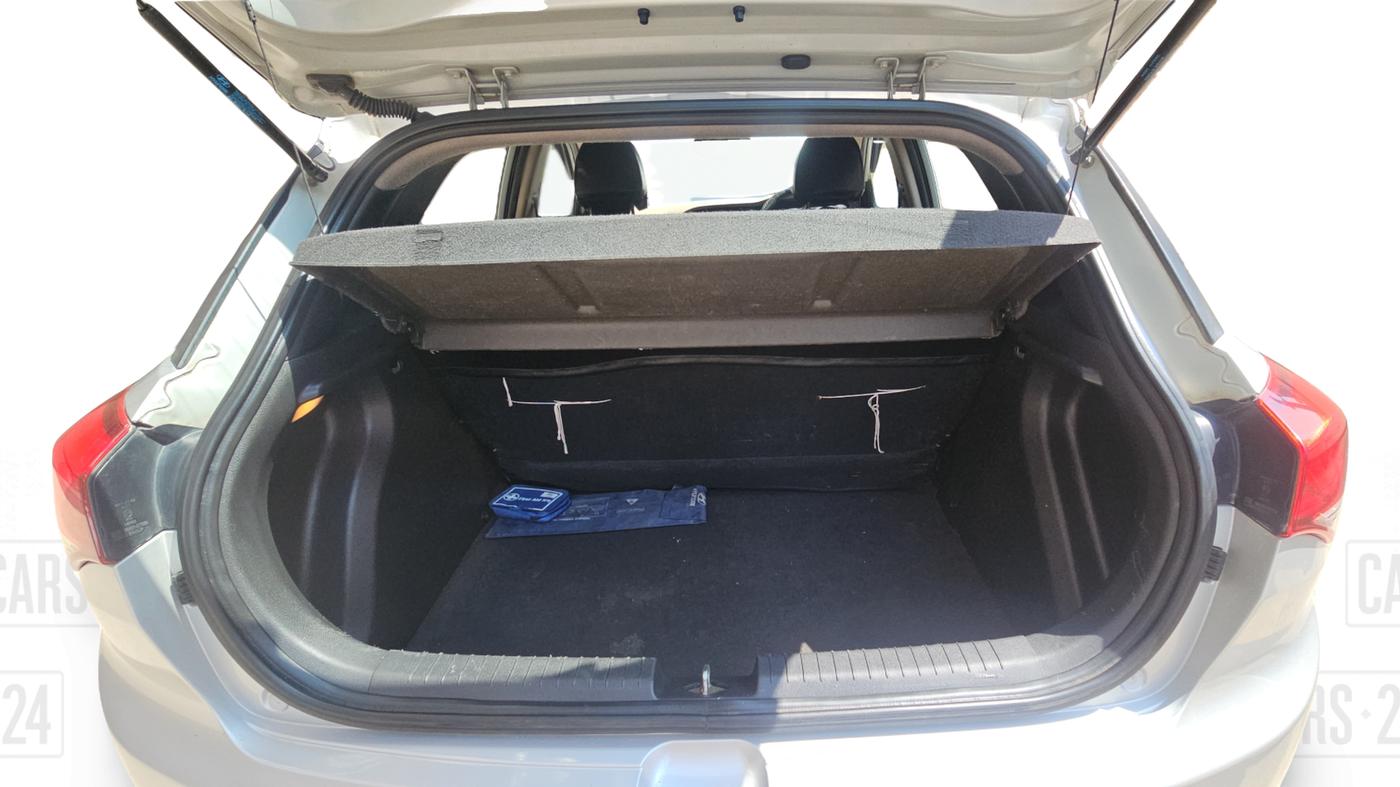 2014 Hyundai i20 SPORTZ 1.2, Petrol, Manual, 76,855 km, Boot Inside