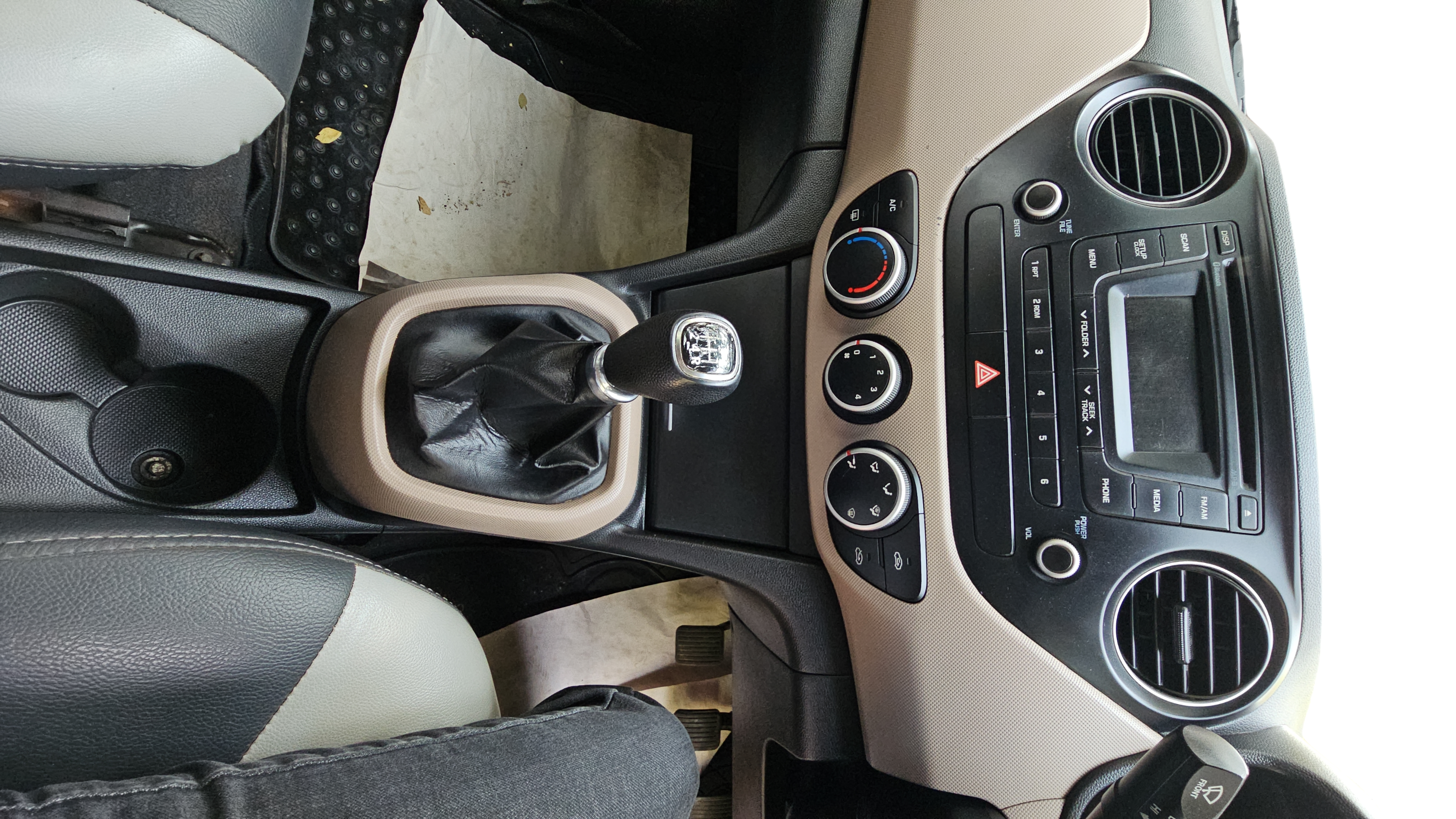 2014 Hyundai Xcent S 1.2, Petrol, Manual, 34,847 km, Gear Lever