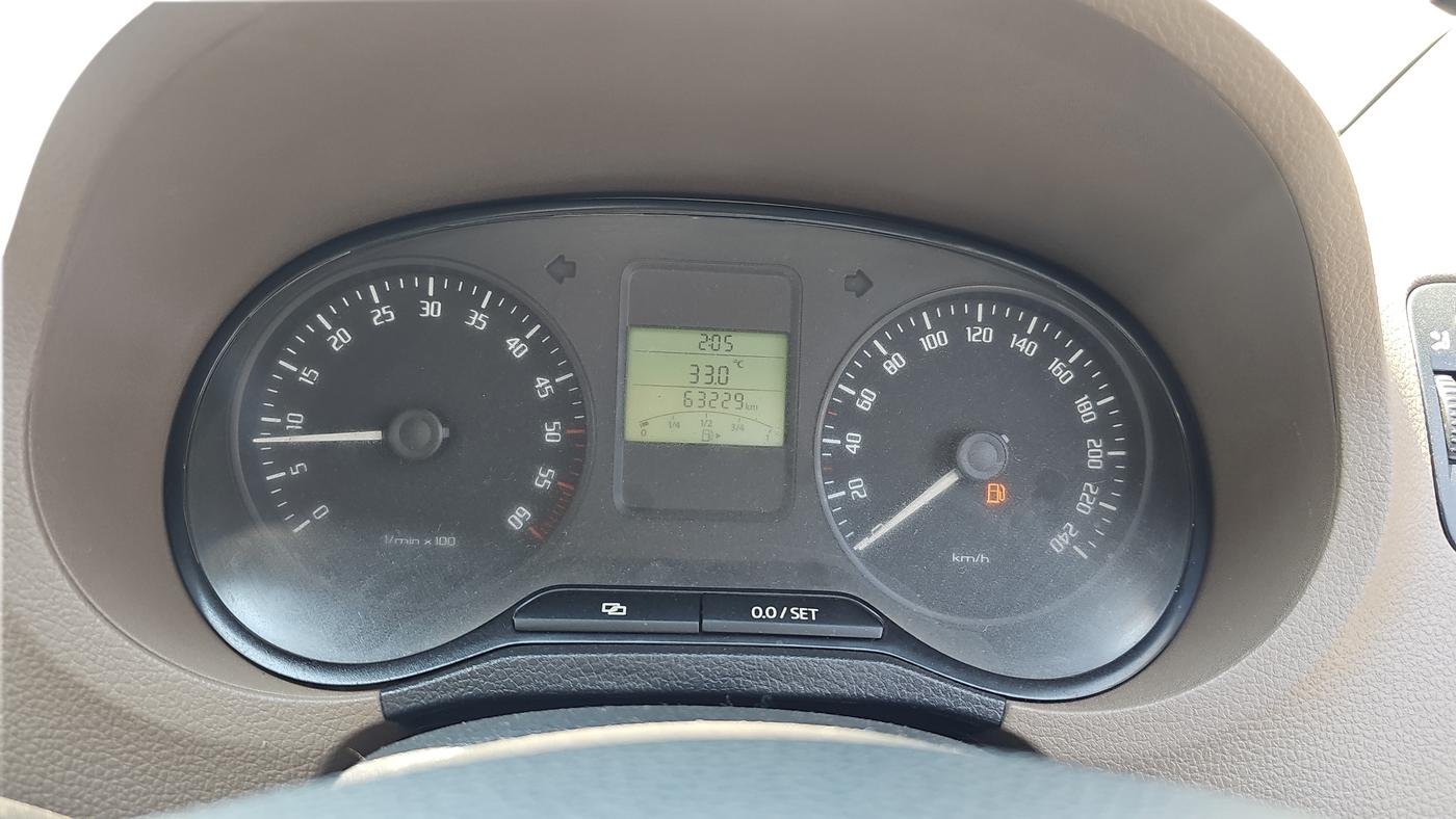 2013 Skoda Rapid AMBITION 1.6 TDI CR MT, Diesel, Manual, 63,229 km, Odometer Image