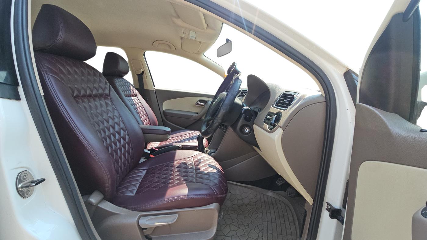 2013 Skoda Rapid AMBITION 1.6 TDI CR MT, Diesel, Manual, 63,229 km, Right Side Front Door Cabin