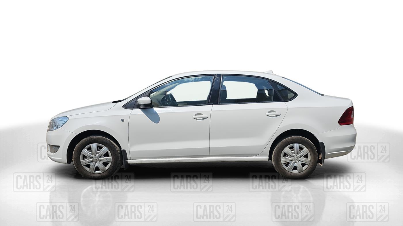 2013 Skoda Rapid AMBITION 1.6 TDI CR MT, Diesel, Manual, 63,229 km, Left Side