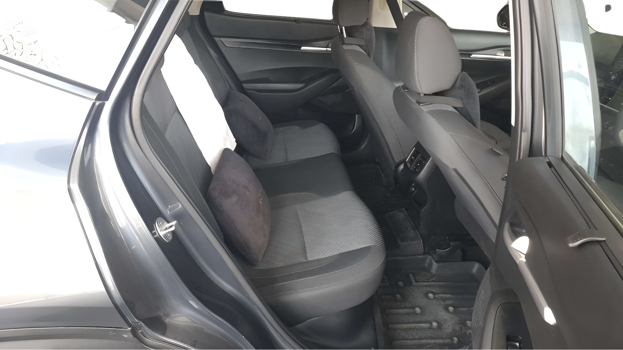 2022 KIA SELTOS HTK PLUS 1.5, Petrol, Manual, 56,000 km, Right Side Rear Door Cabin
