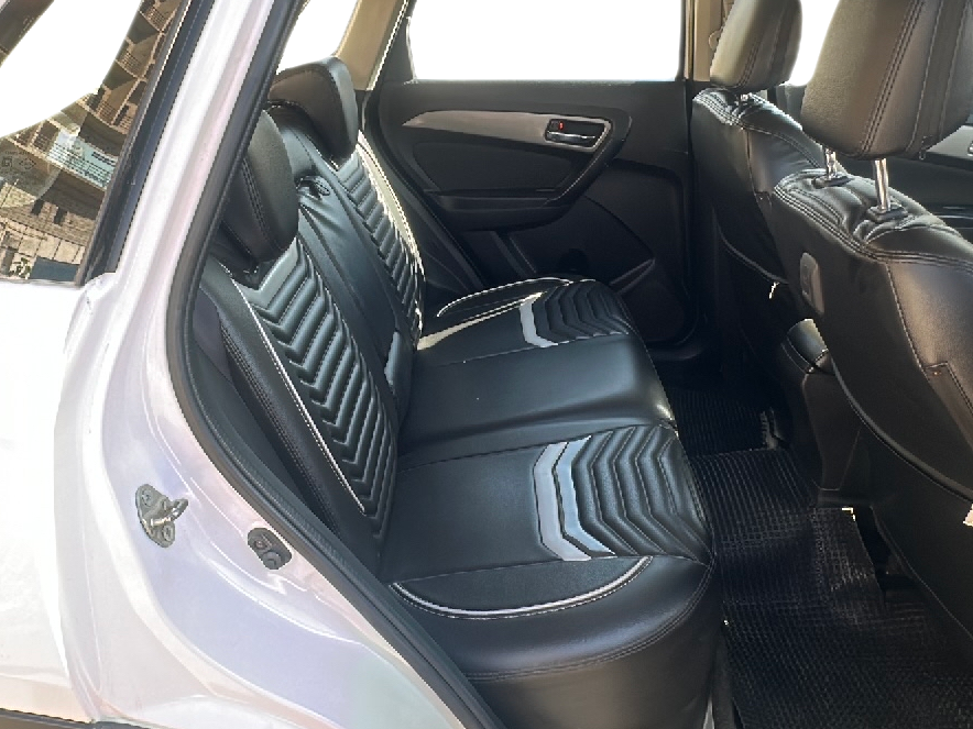 2018 Maruti Vitara Brezza ZDI PLUS, Diesel, Manual, 72,000 km, Right Side Rear Door Cabin