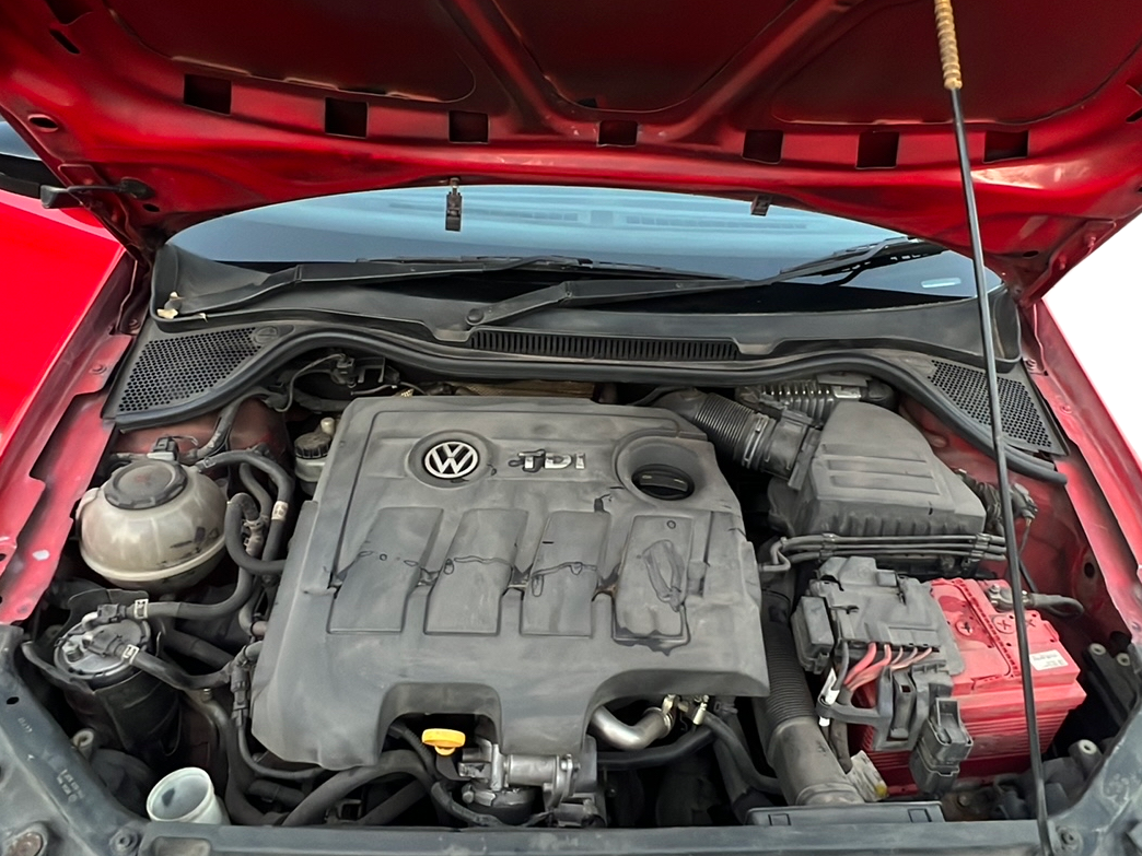2017 Volkswagen Polo COMFORTLINE 1.5L, Diesel, Manual, 92,278 km, Open Bonnet