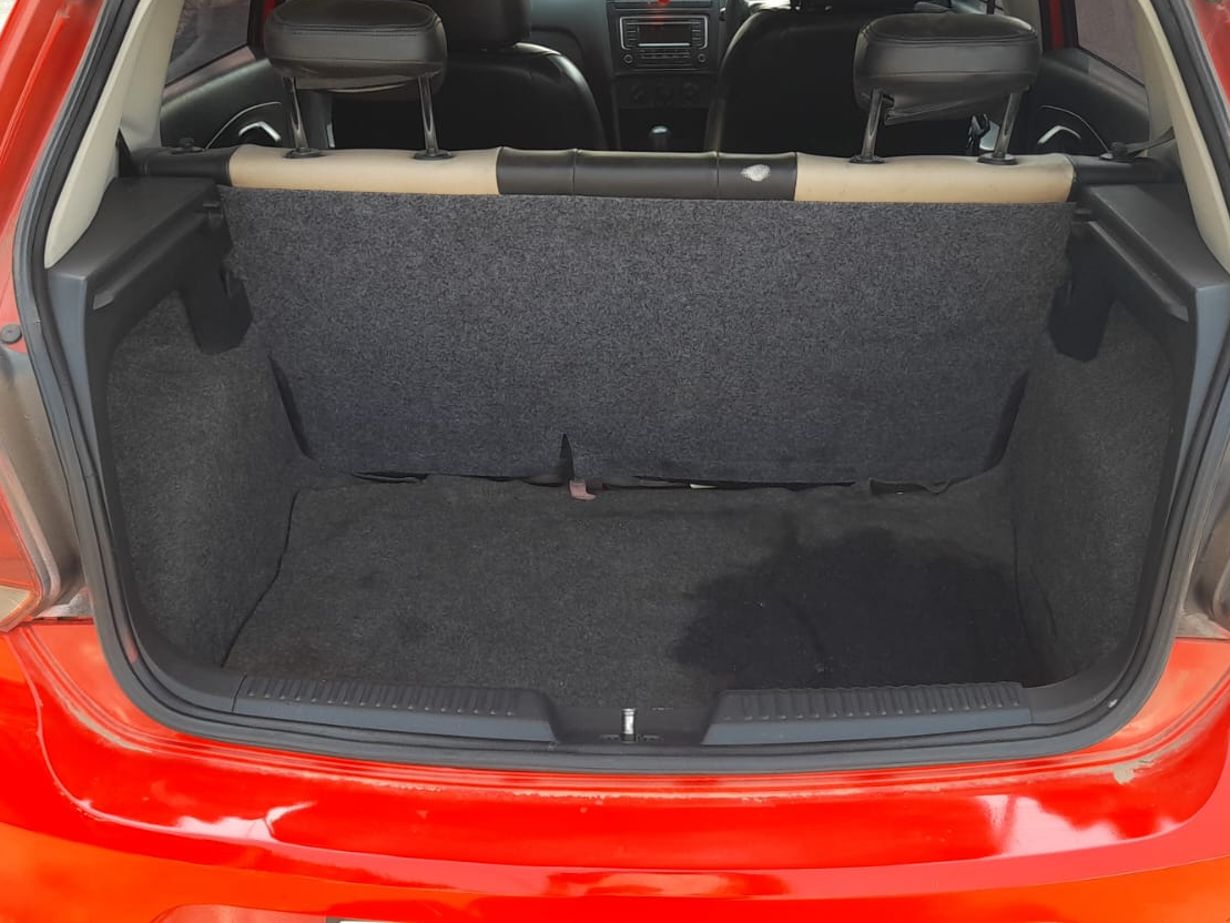 2017 Volkswagen Polo COMFORTLINE 1.5L, Diesel, Manual, 92,278 km, Boot Inside