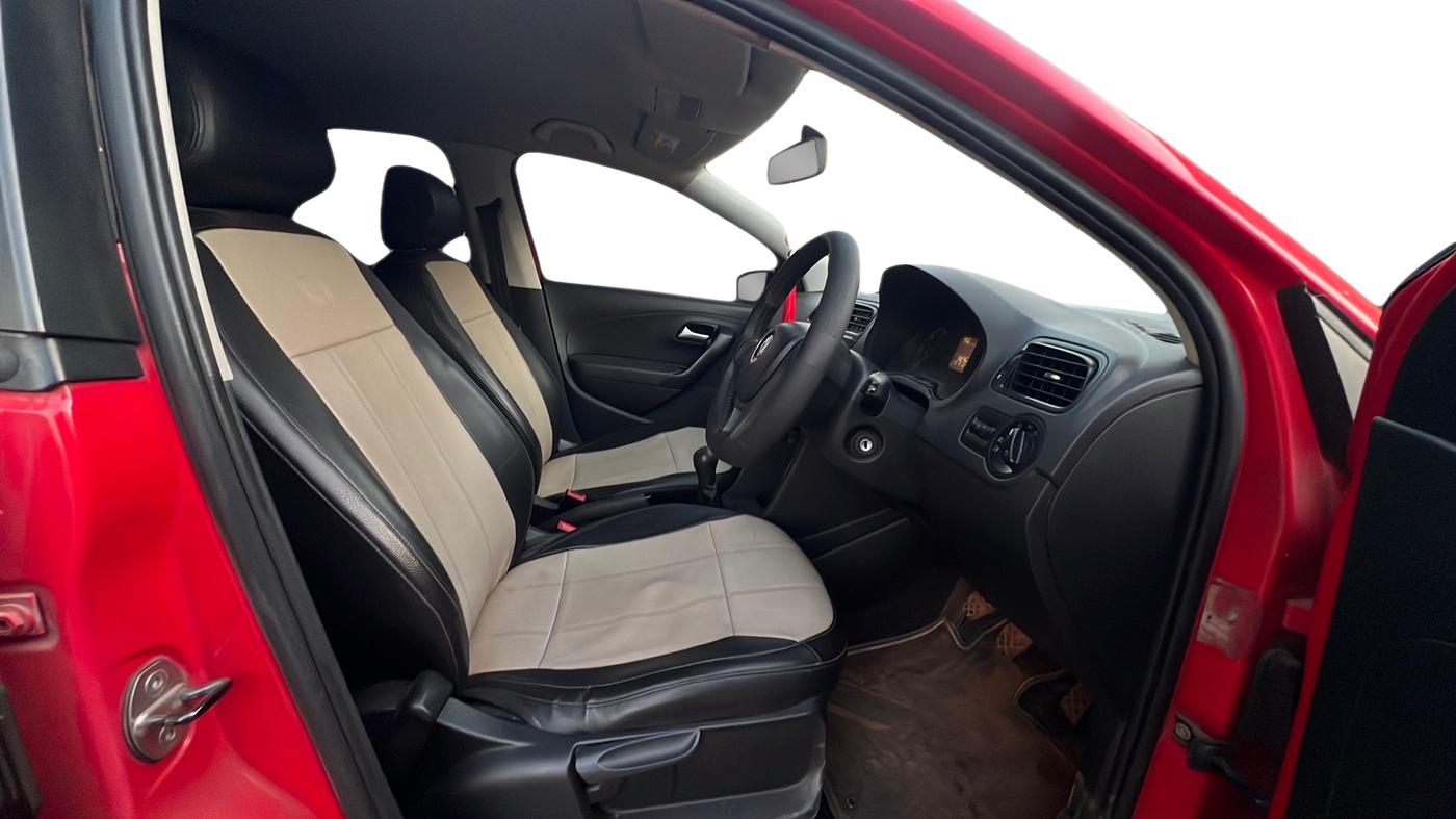 2017 Volkswagen Polo COMFORTLINE 1.5L, Diesel, Manual, 92,278 km, Right Side Front Door Cabin