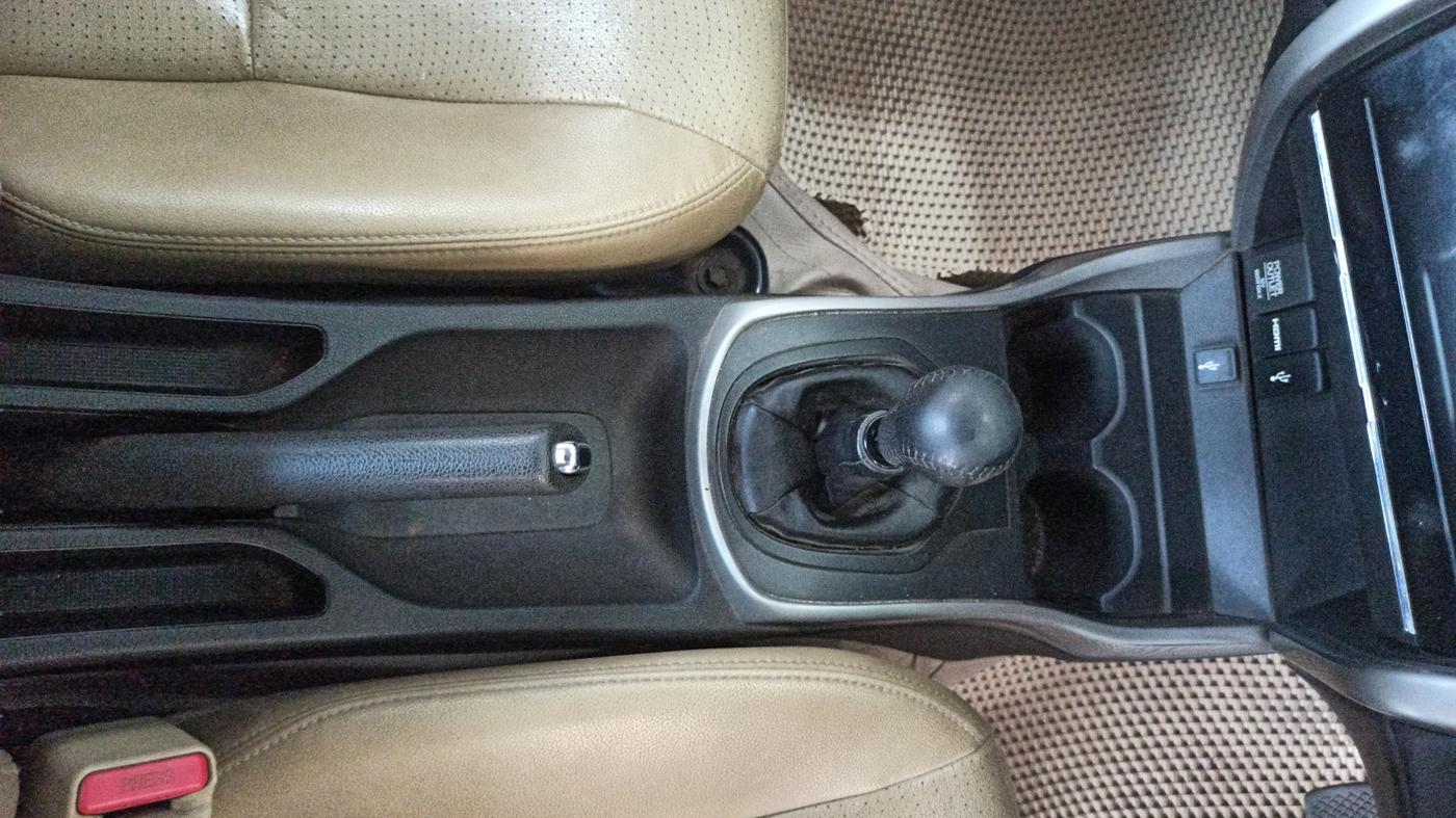 2017 Honda City 1.5L I-DTEC ZX, Diesel, Manual, 1,51,936 km, Gear Lever
