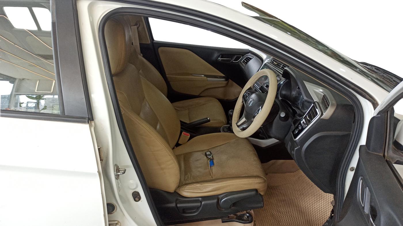 2017 Honda City 1.5L I-DTEC ZX, Diesel, Manual, 1,51,936 km, Right Side Front Door Cabin