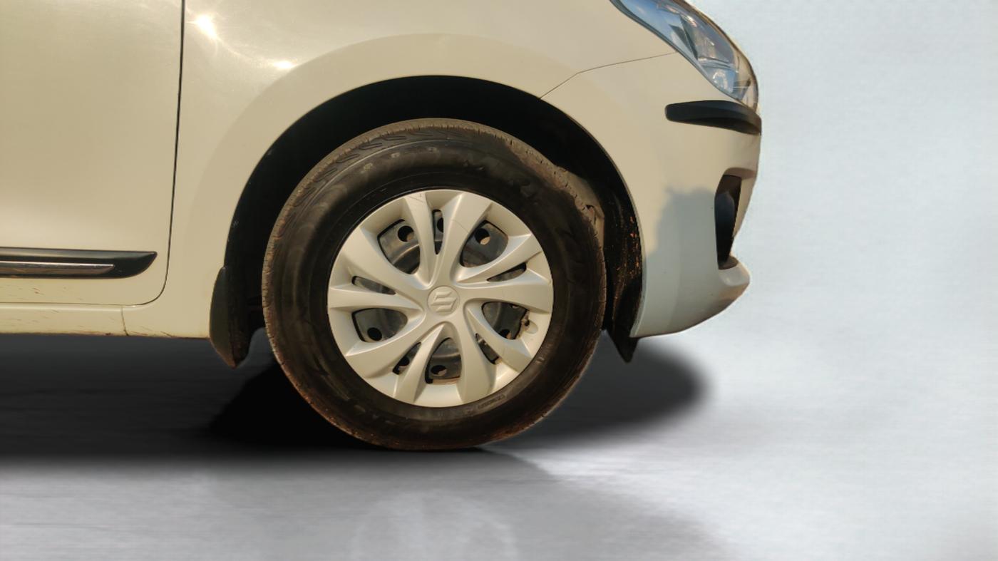 2022 Maruti Swift VXI, Petrol, Manual, 49,268 km, Right Front Wheel