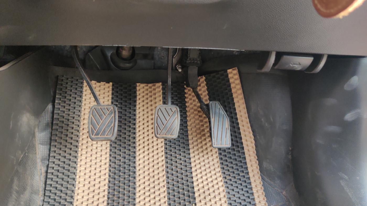 2022 Maruti Swift VXI, Petrol, Manual, 49,268 km, Pedals