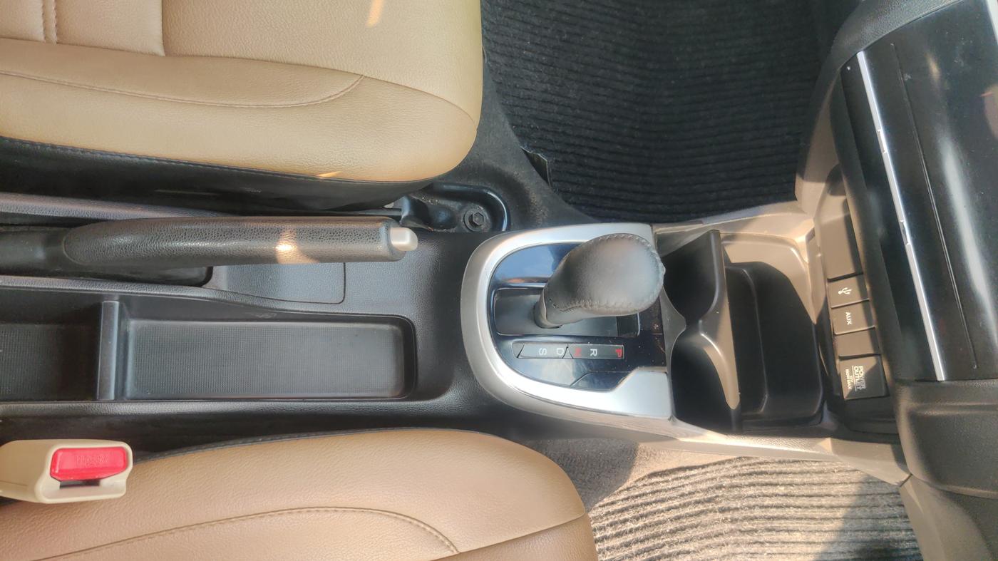 2018 Honda Jazz 1.2L I-VTEC S AT, Petrol, Automatic, 84,897 km, Gear Lever
