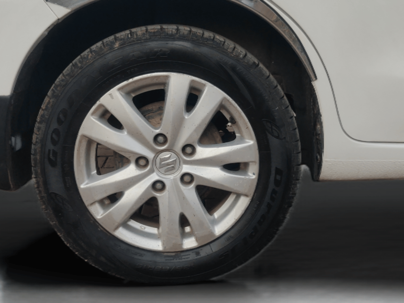 2017 Maruti Ertiga VDI SHVS, Diesel, Manual, 81,689 km, Right Rear Wheel