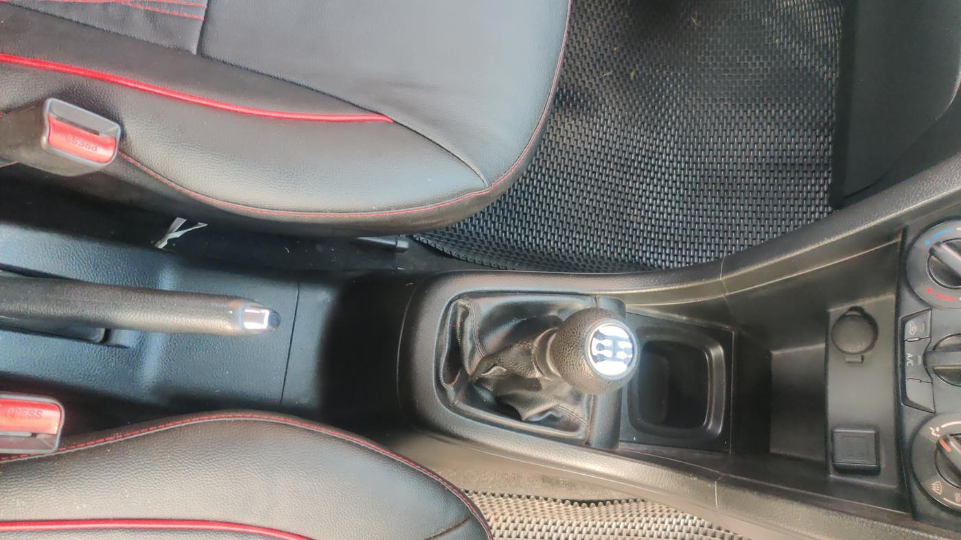 2017 Maruti Ertiga VDI SHVS, Diesel, Manual, 81,689 km, Gear Lever