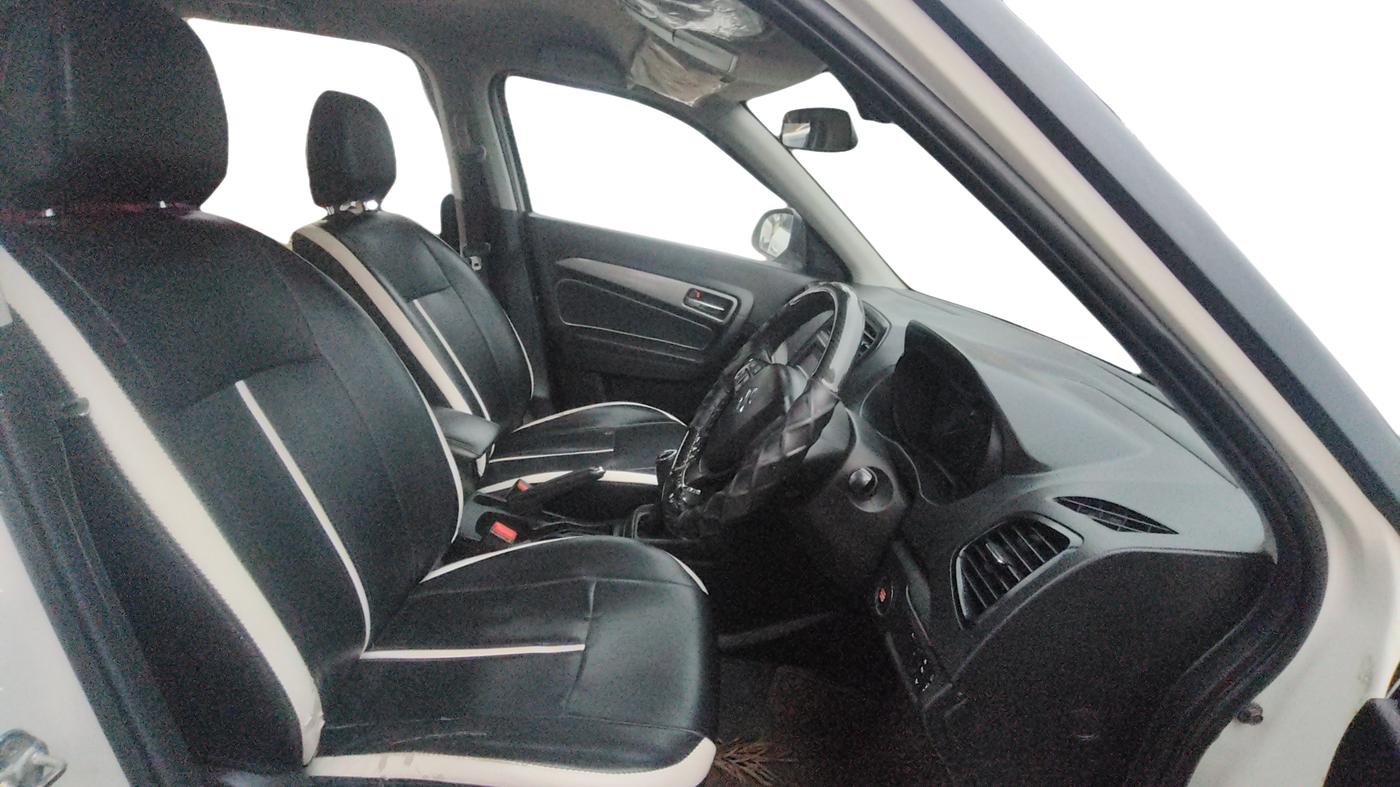 2019 Maruti Vitara Brezza ZDI PLUS, Diesel, Manual, 75,372 km, Right Side Front Door Cabin