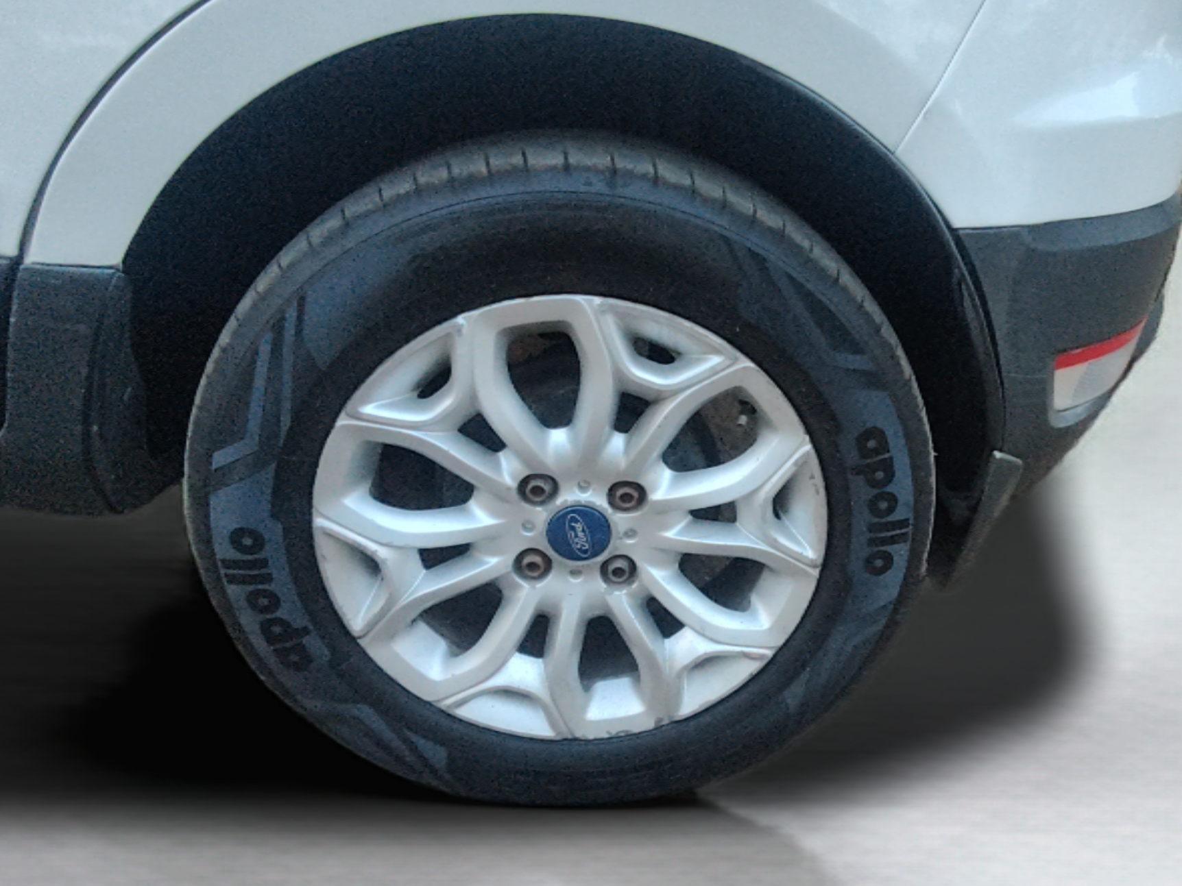 2016 Ford Ecosport TITANIUM 1.5L DIESEL, Diesel, Manual, 1,11,400 km, Left Rear Wheel