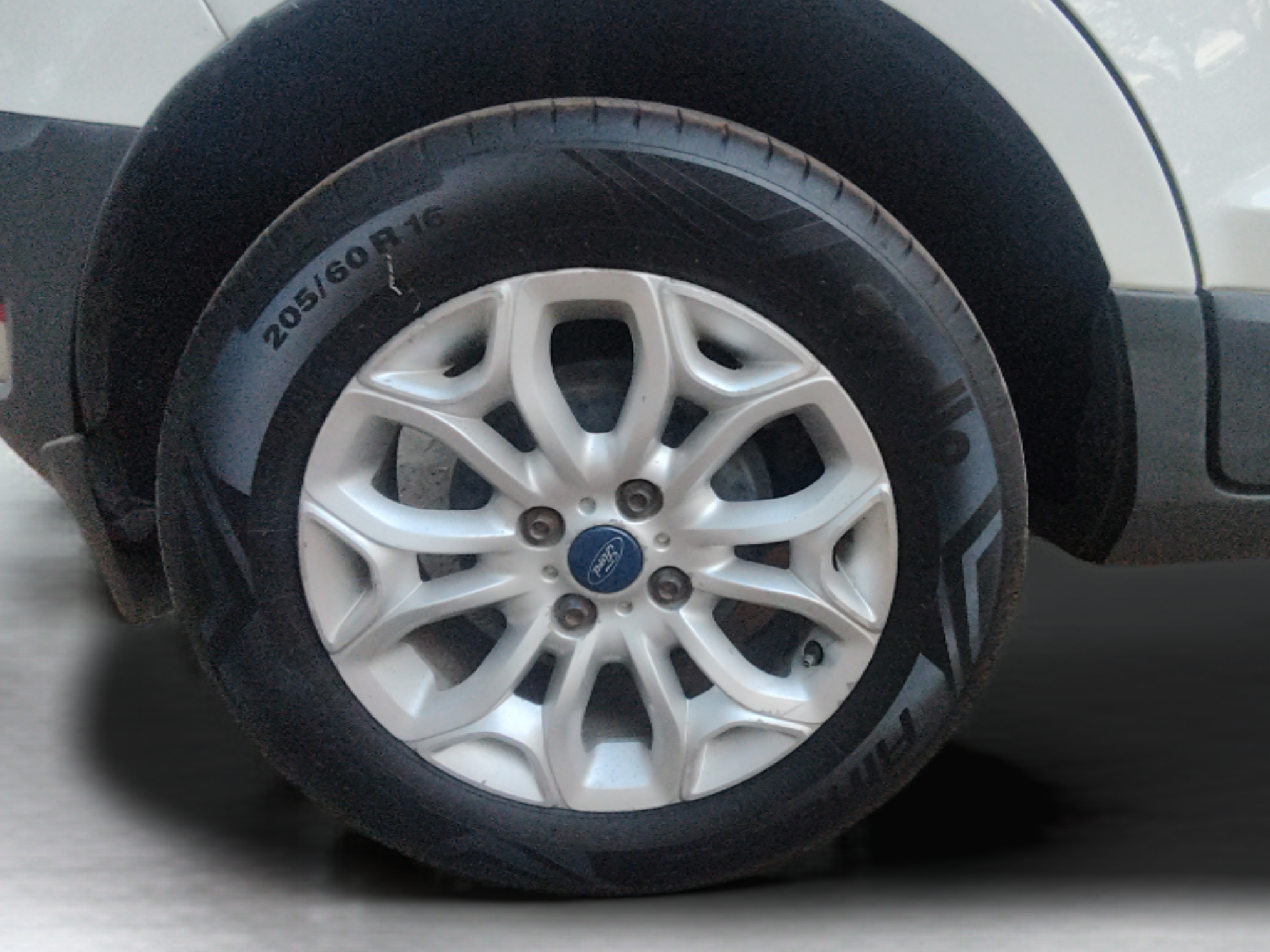2016 Ford Ecosport TITANIUM 1.5L DIESEL, Diesel, Manual, 1,11,400 km, Right Rear Wheel
