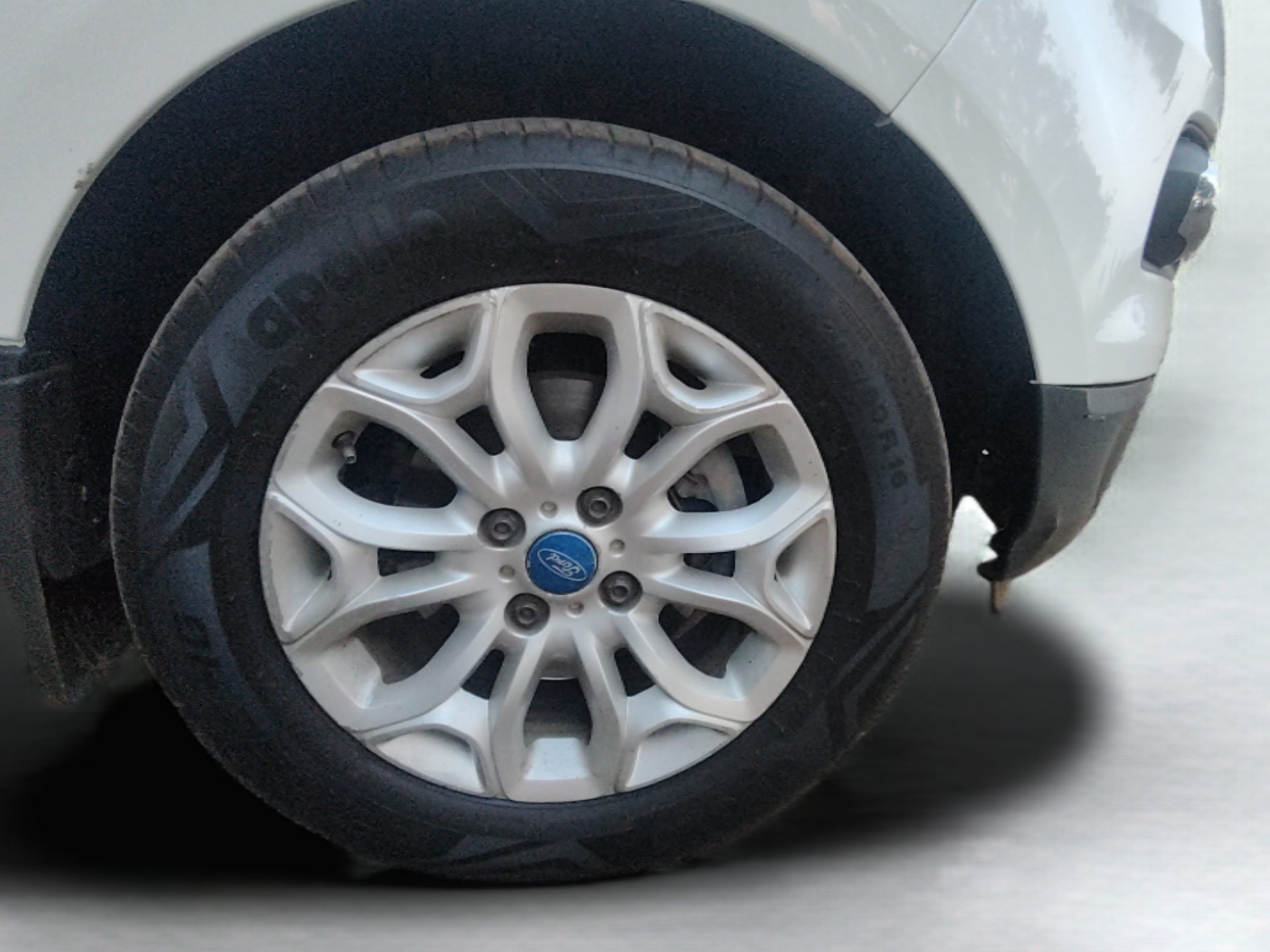 2016 Ford Ecosport TITANIUM 1.5L DIESEL, Diesel, Manual, 1,11,400 km, Right Front Wheel