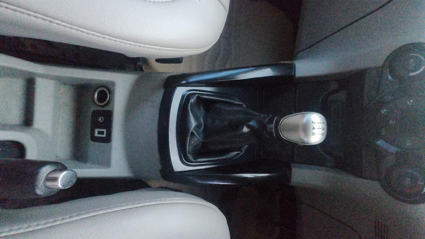 2016 Ford Ecosport TITANIUM 1.5L DIESEL, Diesel, Manual, 1,11,400 km, Gear Lever