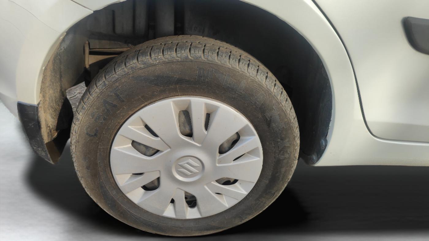 2013 Maruti Swift VDI, Diesel, Manual, 66,913 km, Right Rear Wheel