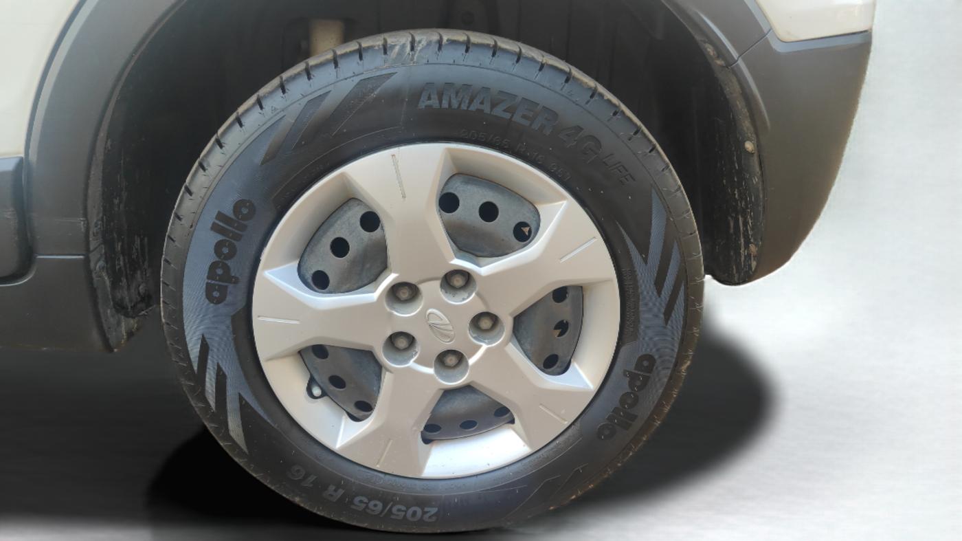 2019 Mahindra XUV300 W6 1.5 DIESEL, Diesel, Manual, 81,460 km, Left Rear Wheel