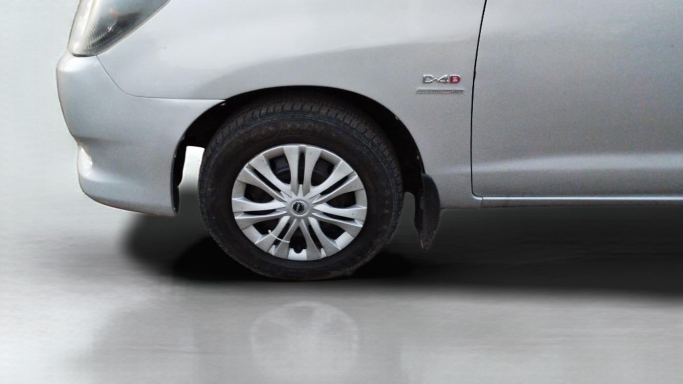 2011 Toyota Innova 2.5 G4 8 STR, Diesel, Manual, 1,09,667 km, Left Rear Wheel