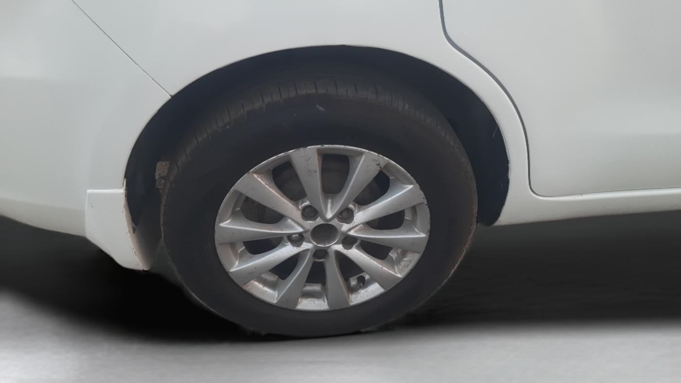 2013 Maruti Ertiga ZDI, Diesel, Manual, 73,000 km, Right Rear Wheel