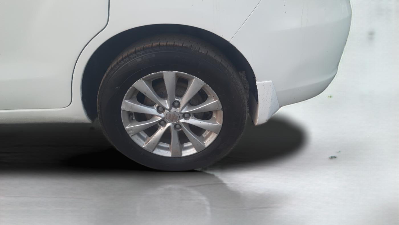2013 Maruti Ertiga ZDI, Diesel, Manual, 73,000 km, Left Front Wheel