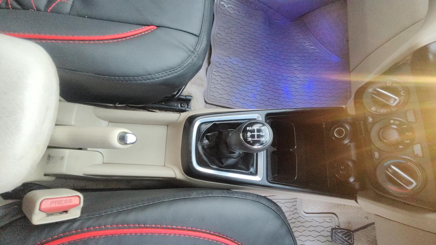 2017 Maruti Dzire VDI, Diesel, Manual, 61,929 km, Gear Lever