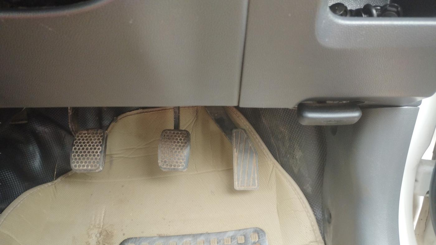 2017 Maruti Alto 800 LXI CNG, CNG, Manual, 75,300 km, Pedals