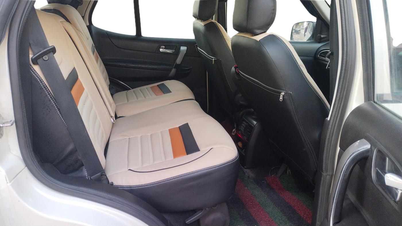2019 Tata Safari Storme 2.2 EX 4X2, Diesel, Manual, 89,005 km, Right Side Rear Door Cabin