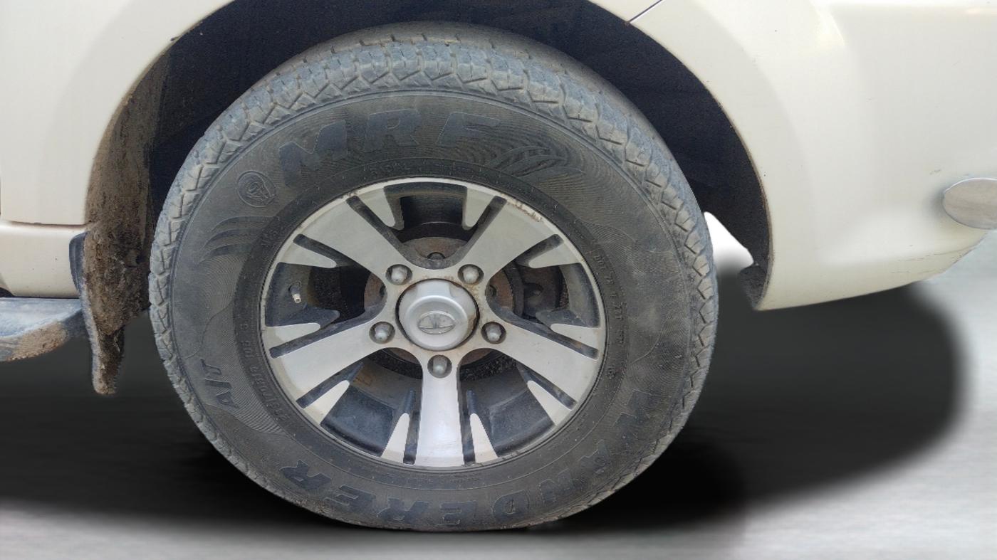 2019 Tata Safari Storme 2.2 EX 4X2, Diesel, Manual, 89,005 km, Right Front Wheel