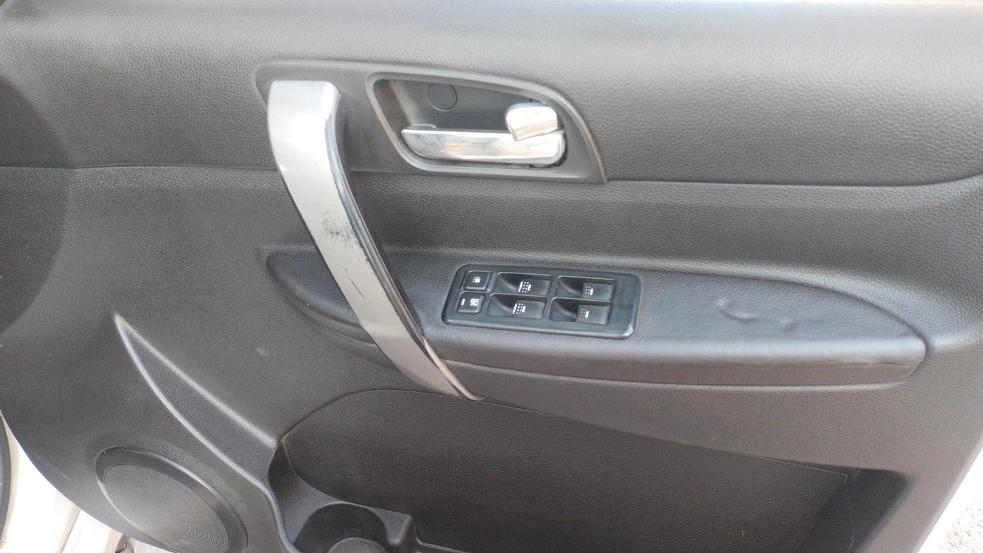 2019 Tata Safari Storme 2.2 EX 4X2, Diesel, Manual, 89,005 km, Driver Side Door Panel Controls