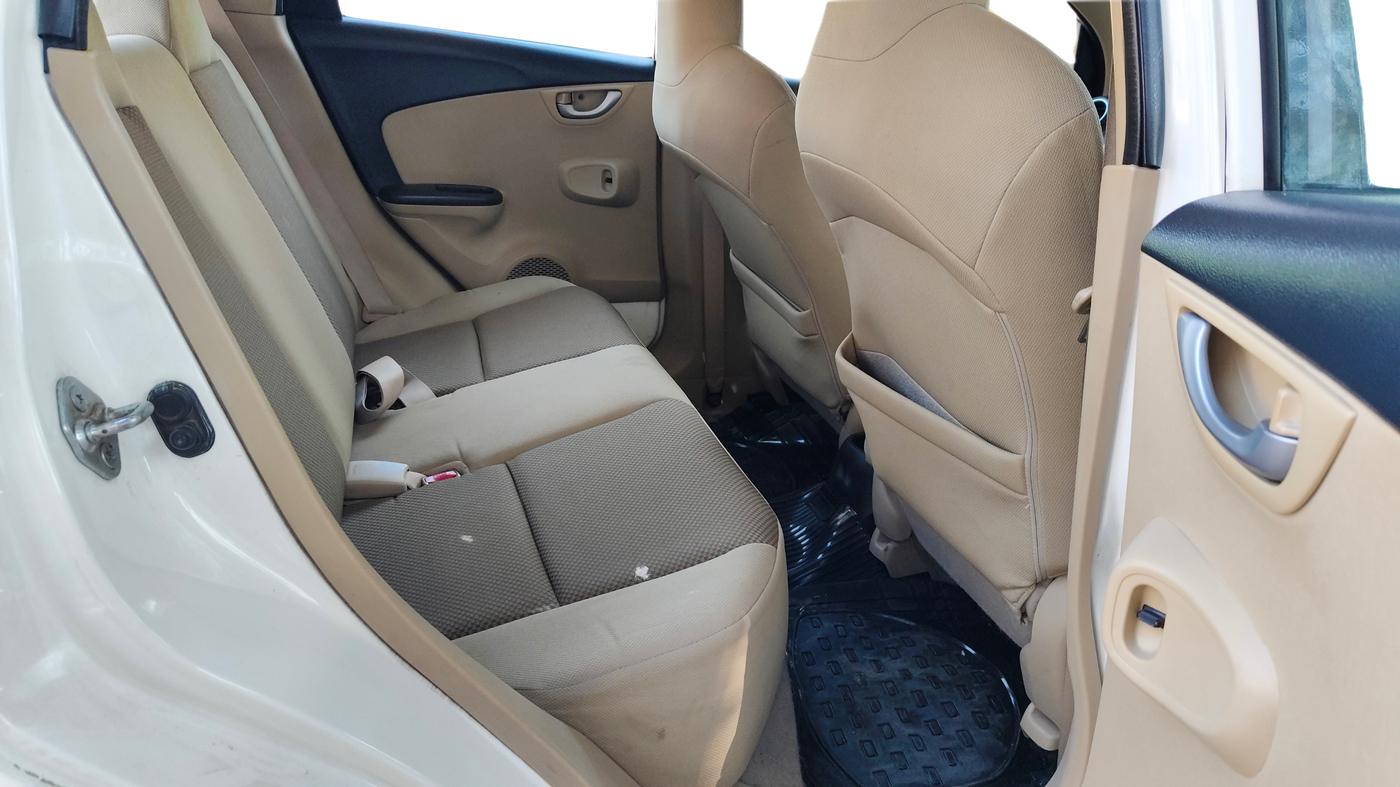 2014 Honda Brio V MT, Petrol, Manual, 60,244 km, Right Side Rear Door Cabin