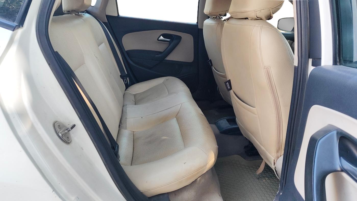 2013 Volkswagen Polo COMFORTLINE 1.2L, Diesel, Manual, 84,992 km, Right Side Rear Door Cabin
