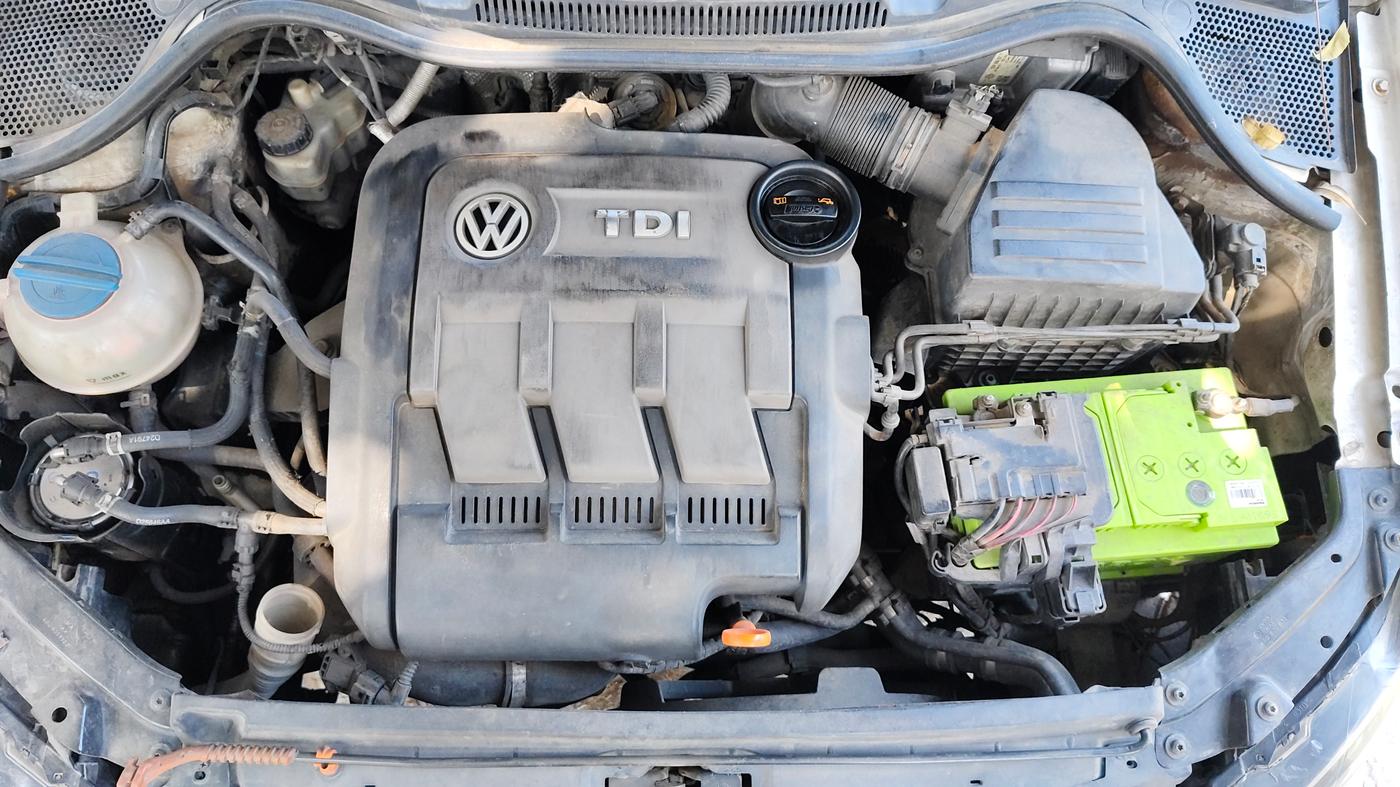 2013 Volkswagen Polo COMFORTLINE 1.2L, Diesel, Manual, 84,992 km, Open Bonnet
