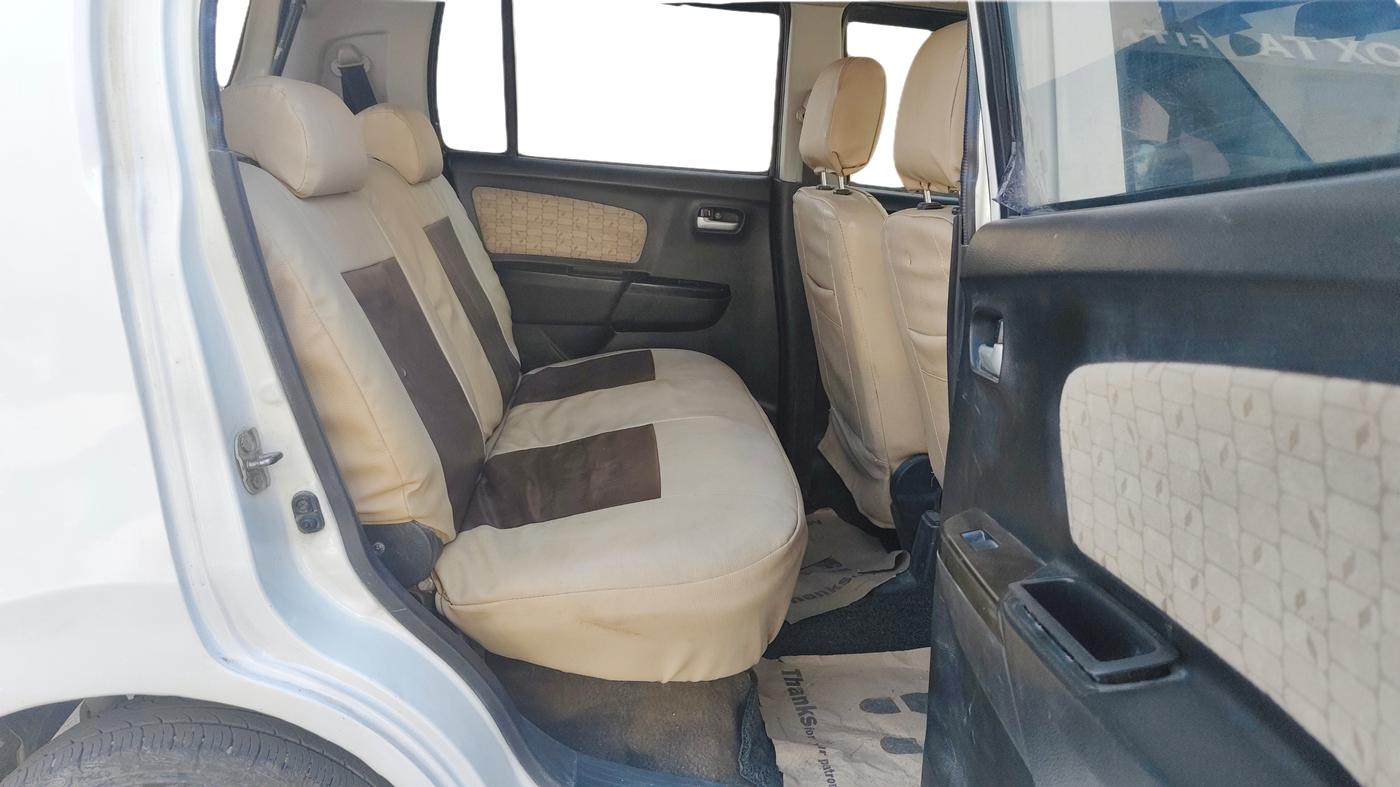 2017 Maruti Wagon R 1.0 VXI, Petrol, Manual, 77,737 km, Right Side Rear Door Cabin