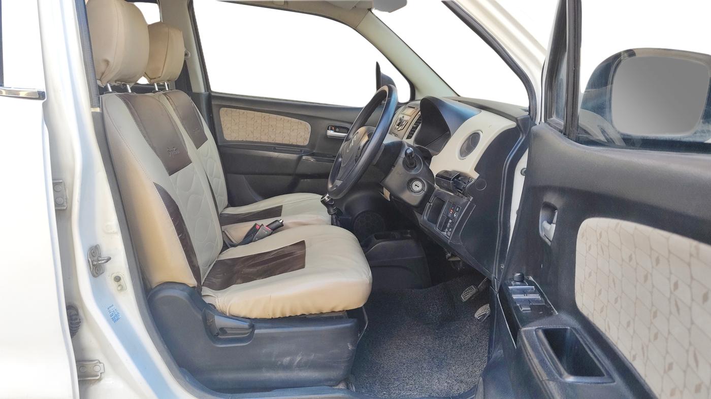 2017 Maruti Wagon R 1.0 VXI, Petrol, Manual, 77,737 km, Right Side Front Door Cabin