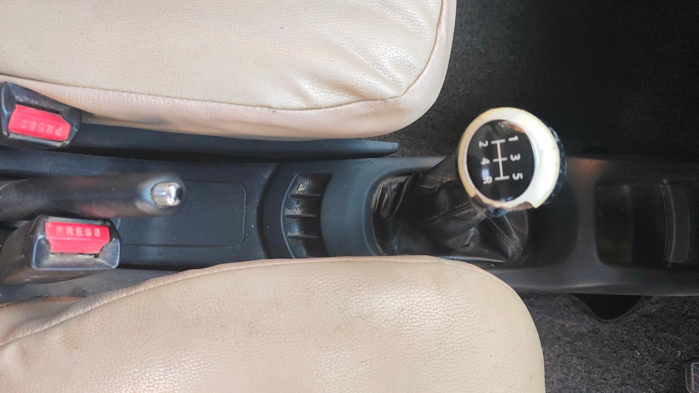 2017 Maruti Wagon R 1.0 VXI, Petrol, Manual, 77,737 km, Gear Lever