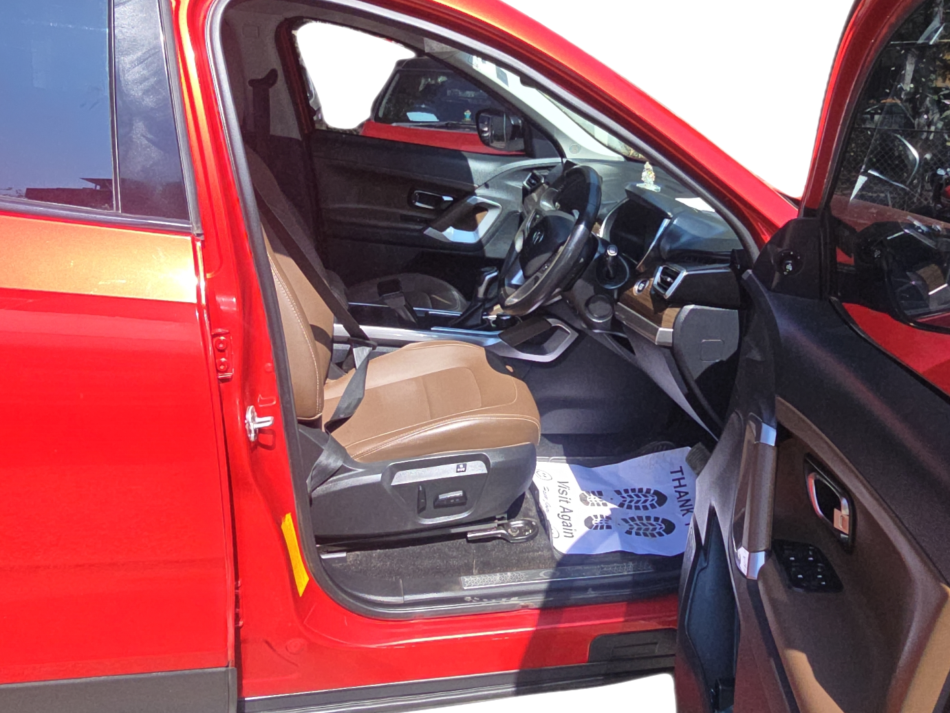2022 Tata Harrier XZA 2.0L, Diesel, Automatic, 55,000 km, Right Side Front Door Cabin