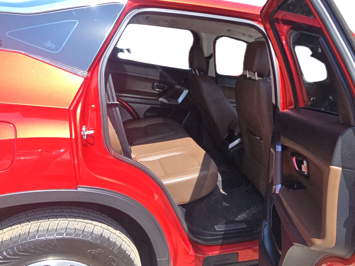 2022 Tata Harrier XZA 2.0L, Diesel, Automatic, 55,000 km, Right Side Rear Door Cabin