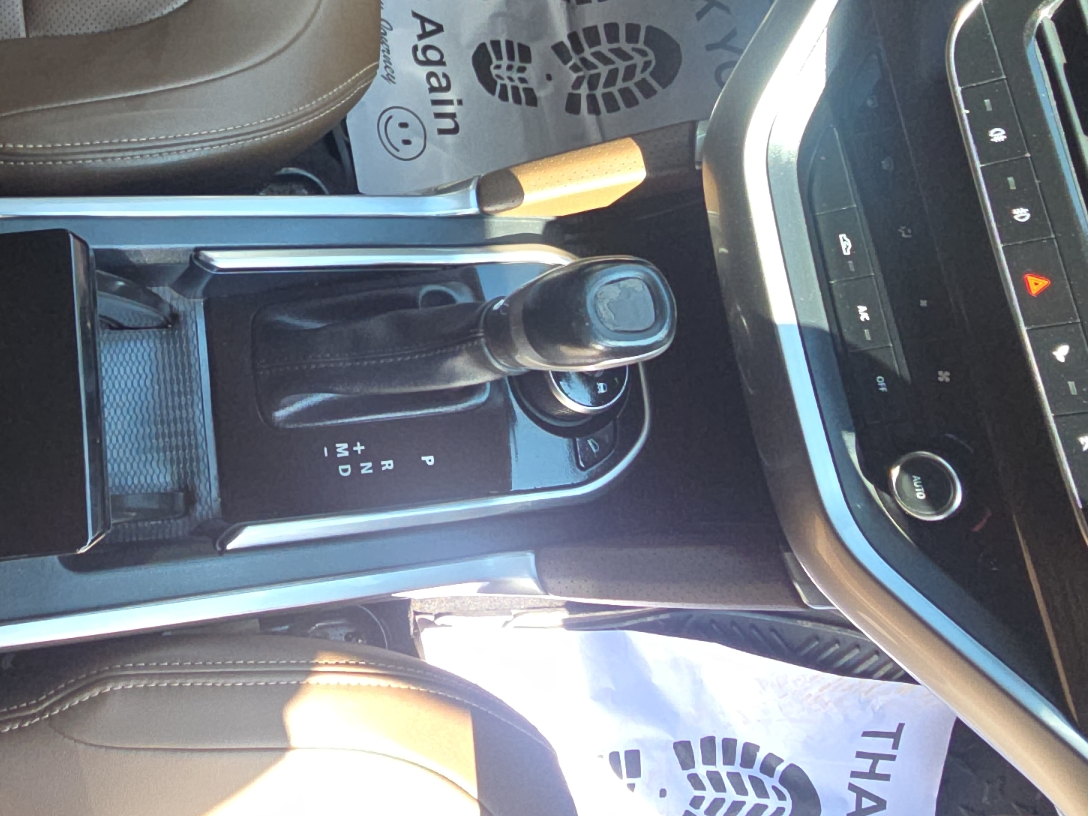 2022 Tata Harrier XZA 2.0L, Diesel, Automatic, 55,000 km, Gear Lever