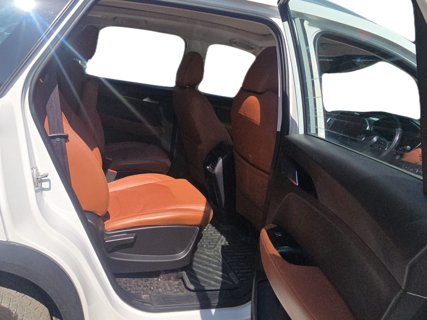 2020 MG HECTOR PLUS SHARP 2.0 DIESEL TURBO MT 6-STR, Diesel, Manual, 54,700 km, Right Side Rear Door Cabin