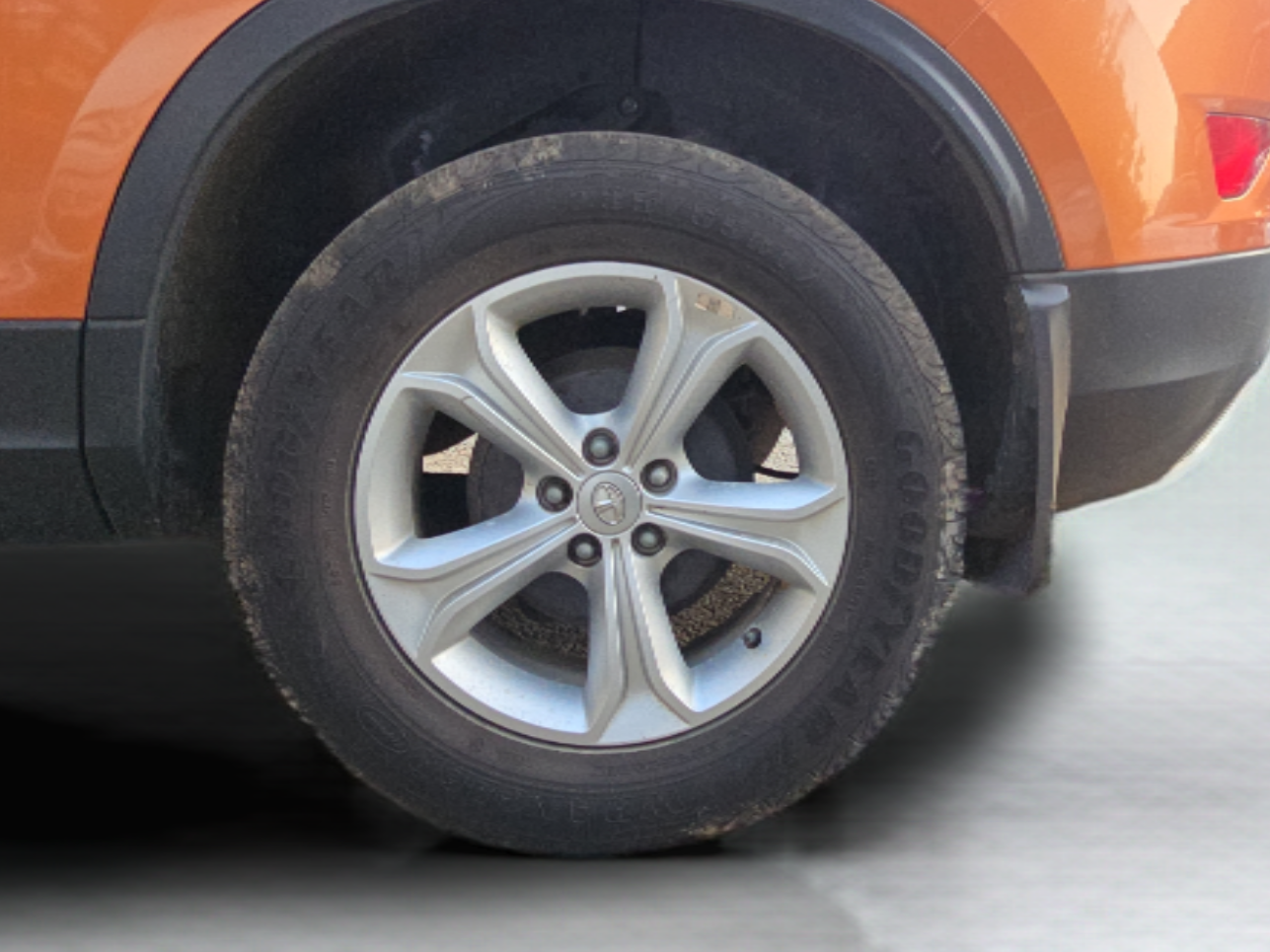 2019 Tata Harrier XZ 2.0L, Diesel, Manual, 50,600 km, Left Rear Wheel