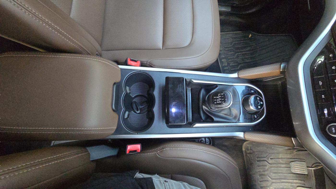 2019 Tata Harrier XZ 2.0L, Diesel, Manual, 50,600 km, Gear Lever