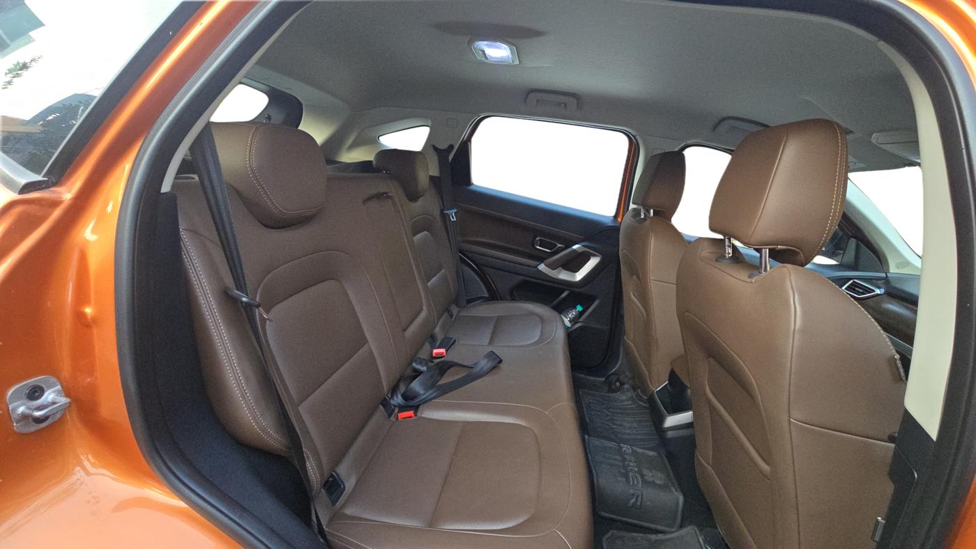 2019 Tata Harrier XZ 2.0L, Diesel, Manual, 50,600 km, Right Side Rear Door Cabin