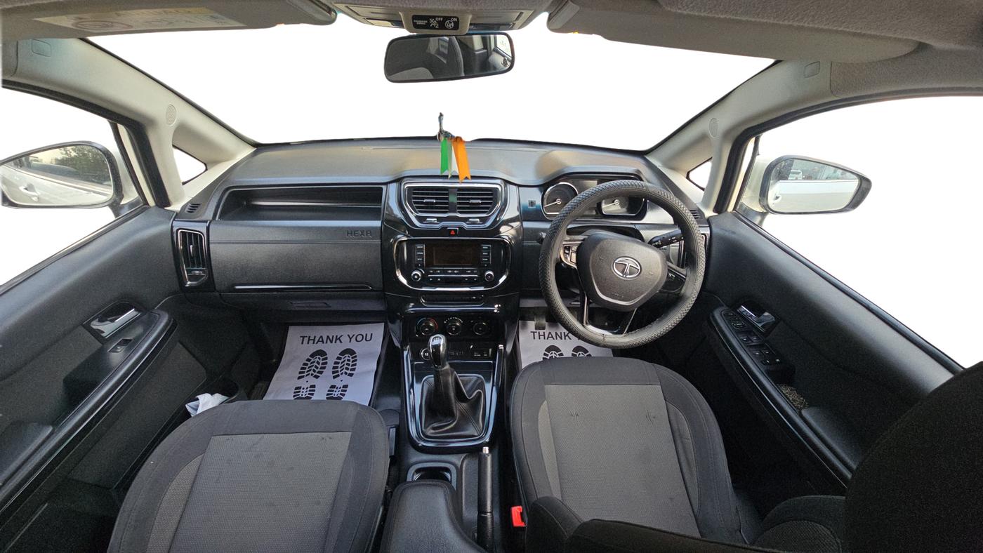 2017 Tata Hexa XE 4X2 7 STR, Diesel, Manual, 94,000 km, Dashboard