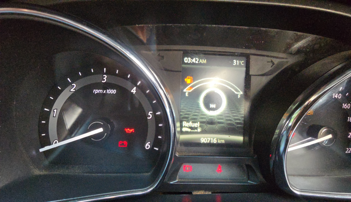 2017 Tata Hexa XE 4X2 7 STR, Diesel, Manual, 94,000 km, Odometer Image