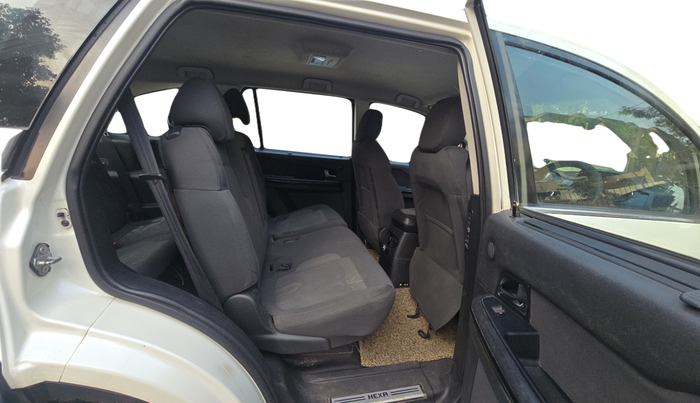 2017 Tata Hexa XE 4X2 7 STR, Diesel, Manual, 94,000 km, Right Side Rear Door Cabin