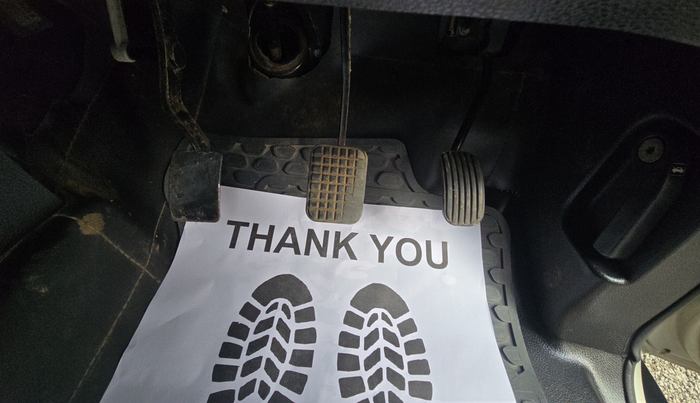 2017 Tata Hexa XE 4X2 7 STR, Diesel, Manual, 94,000 km, Pedals